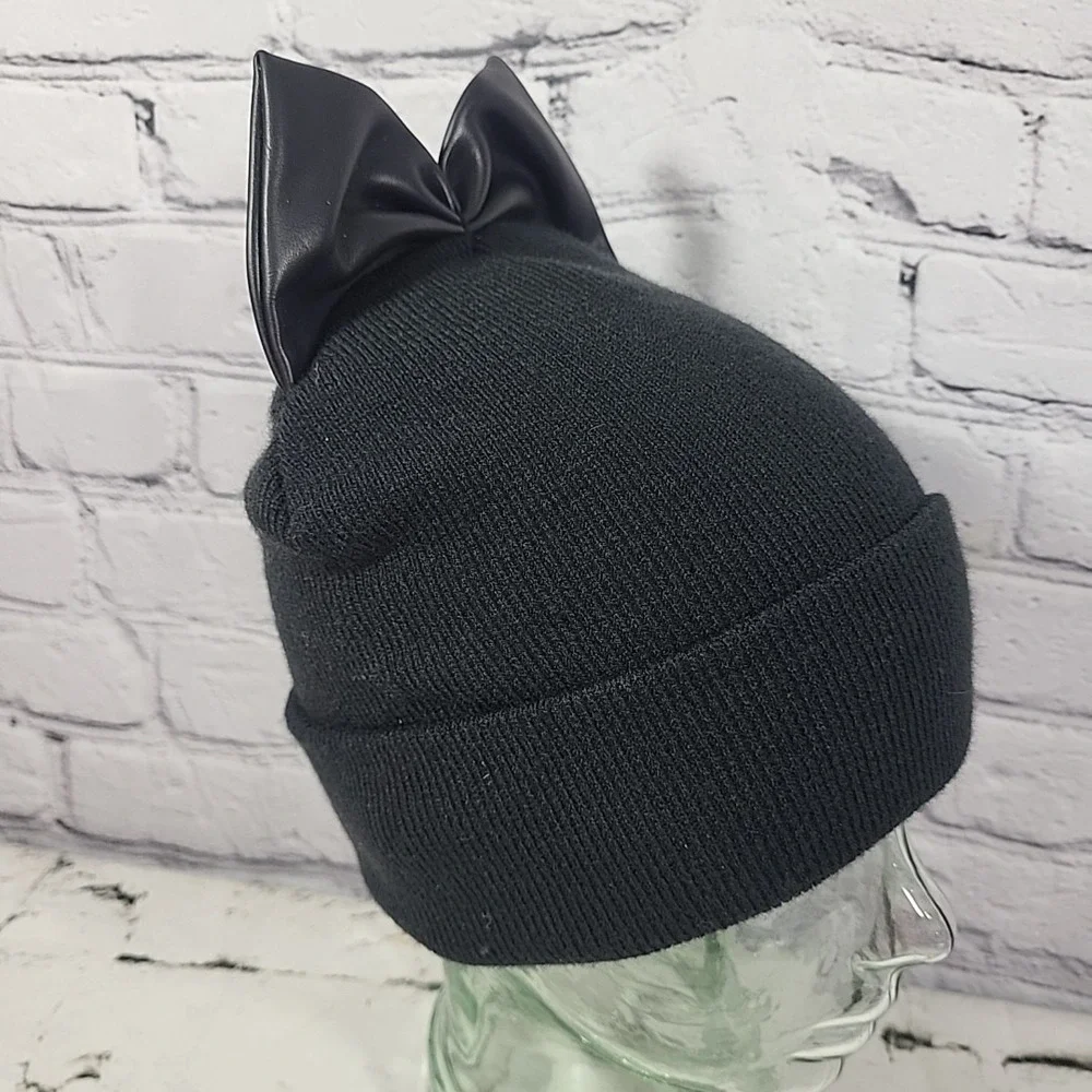 Black Bow Beanie Hat Womens One Size Vegan Leather‎ Stretch Knit Ski Cap